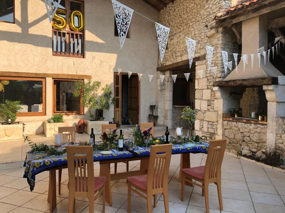 Country Villa For 19 Pool Cinema Football Pitch Verteillac Extérieur photo