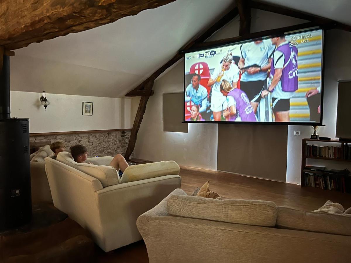 Country Villa For 19 Pool Cinema Football Pitch Verteillac Extérieur photo